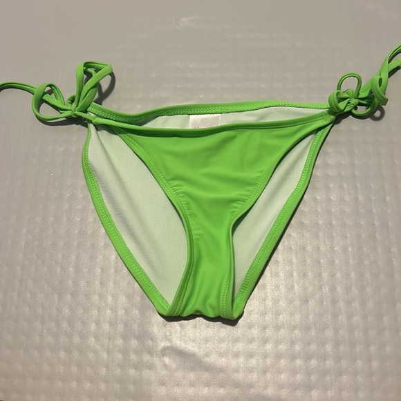 Neon green string bikini Size XS - Picture 2 of 6